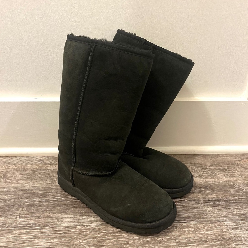 UGG Boots Women's 5 Classic Tall Black Sheepskin Suede Shearling